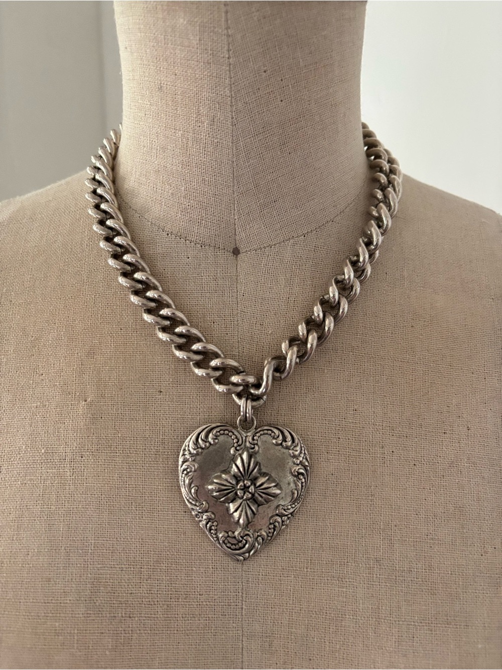 YOSCA Silver-Tone Heart Pendant Chain Necklace - Women's Jewelry